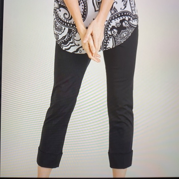 Chico’s Secret Stretch Straight Leg Cuffed Crops - Picture 7 of 8